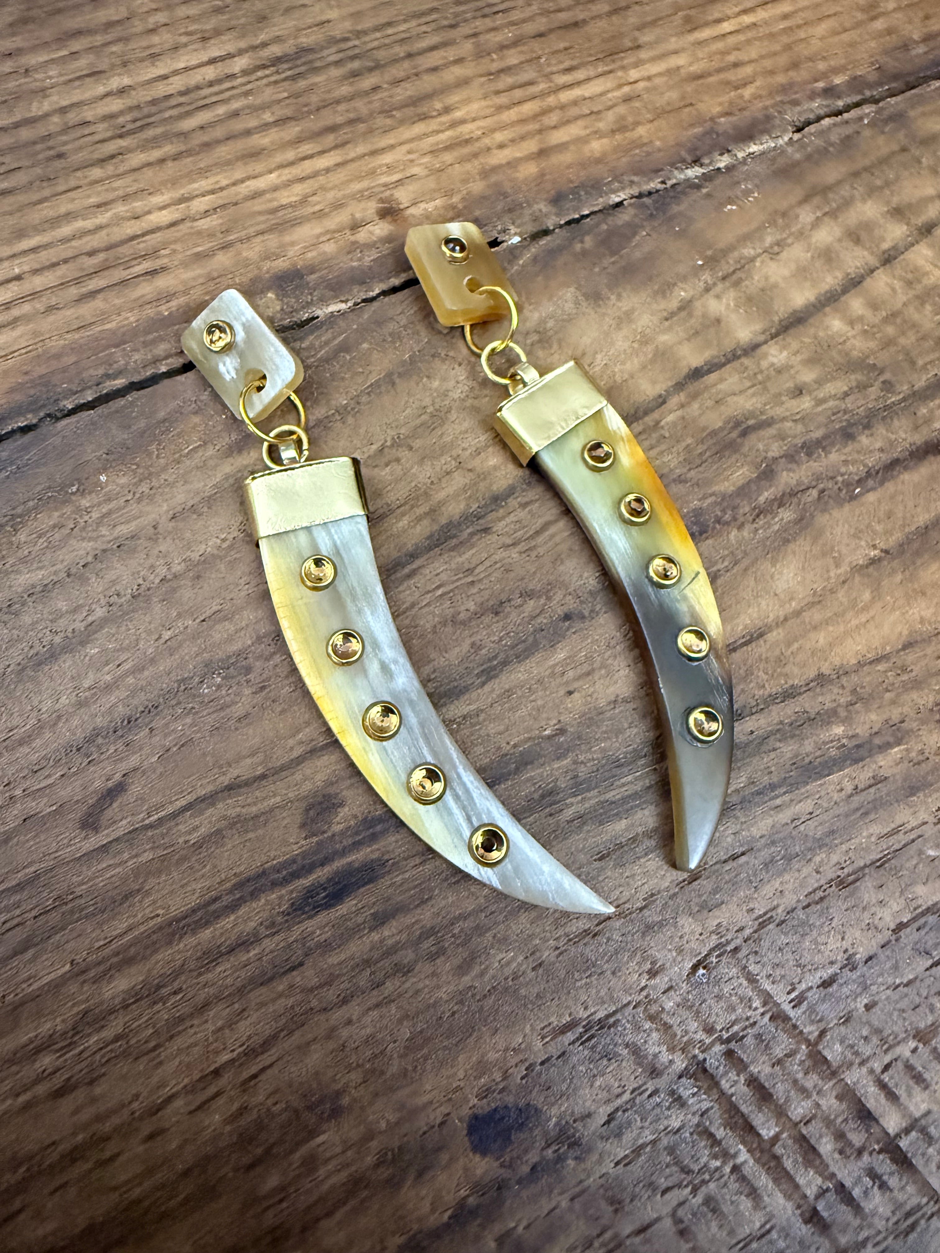 ORECCHINI WHITE STELLAR