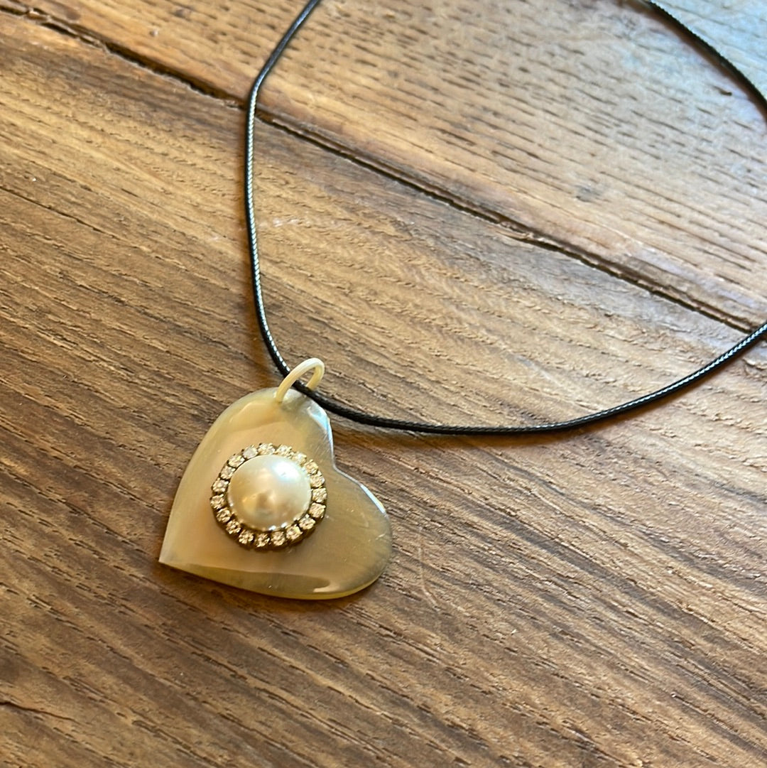 CUORE IN OSSO E STRASS BIANCHI