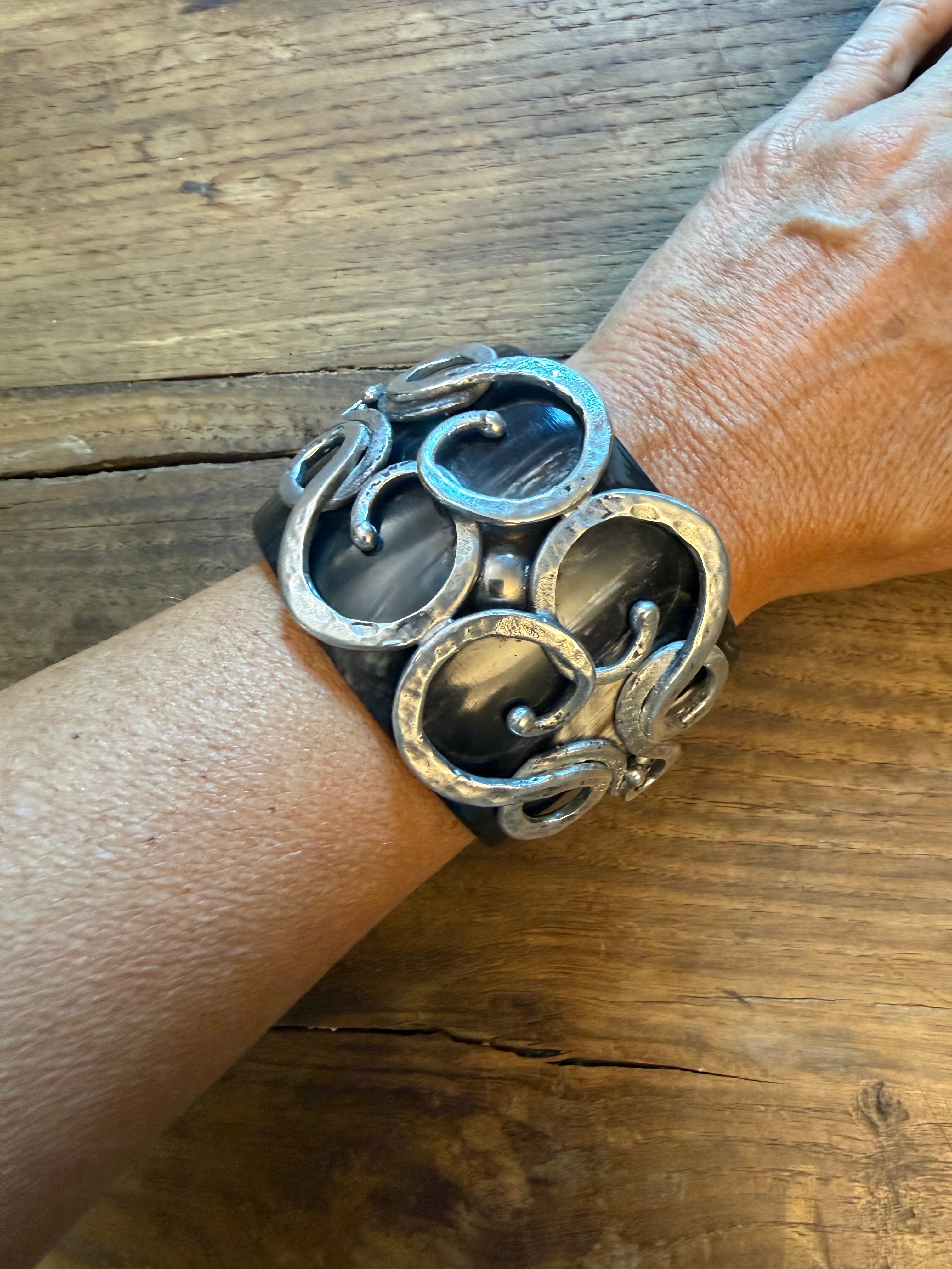 VOLTEGGIO BRACCIALE