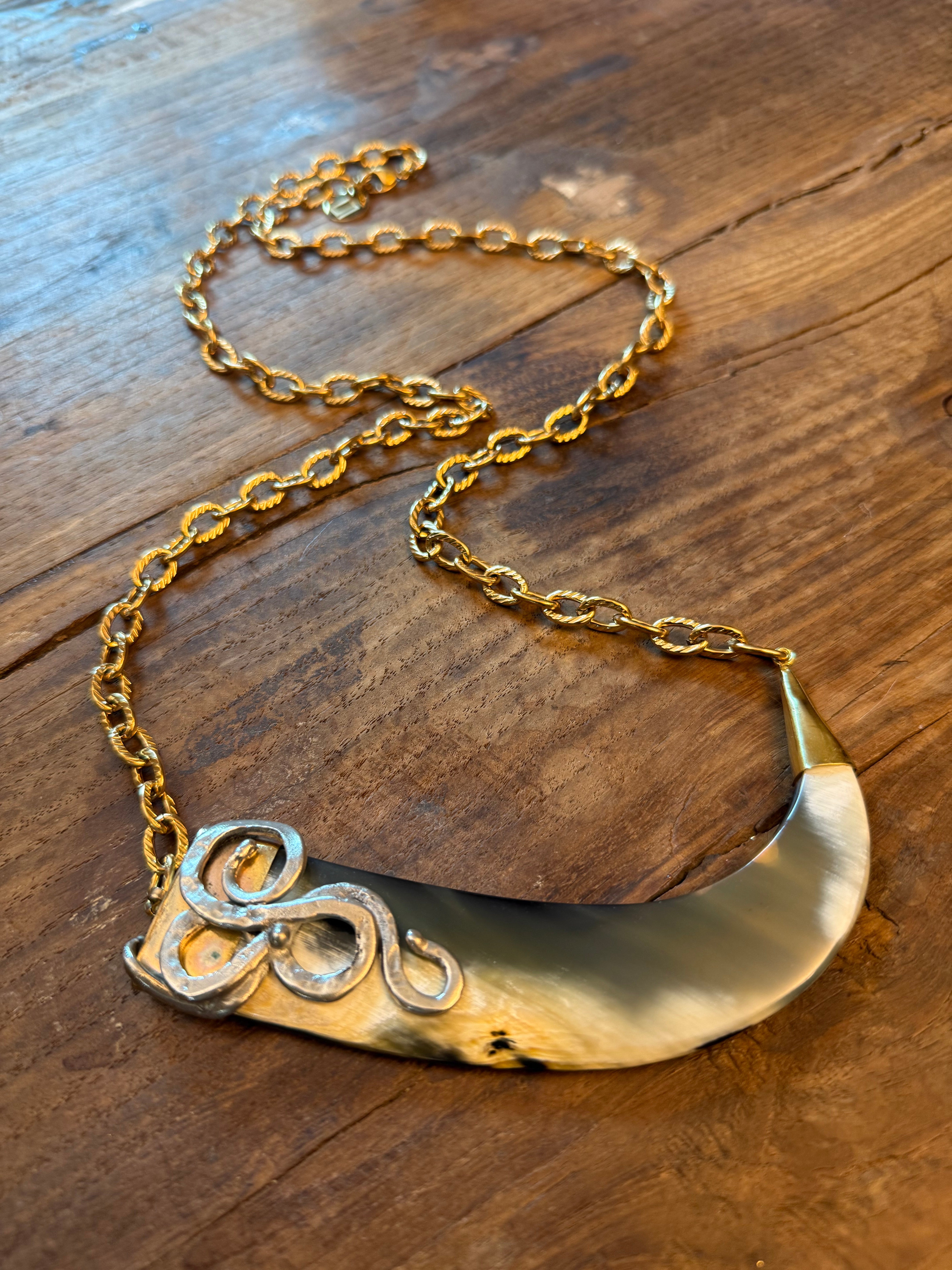 VOLTEGGIO COLLANA CON CORNO