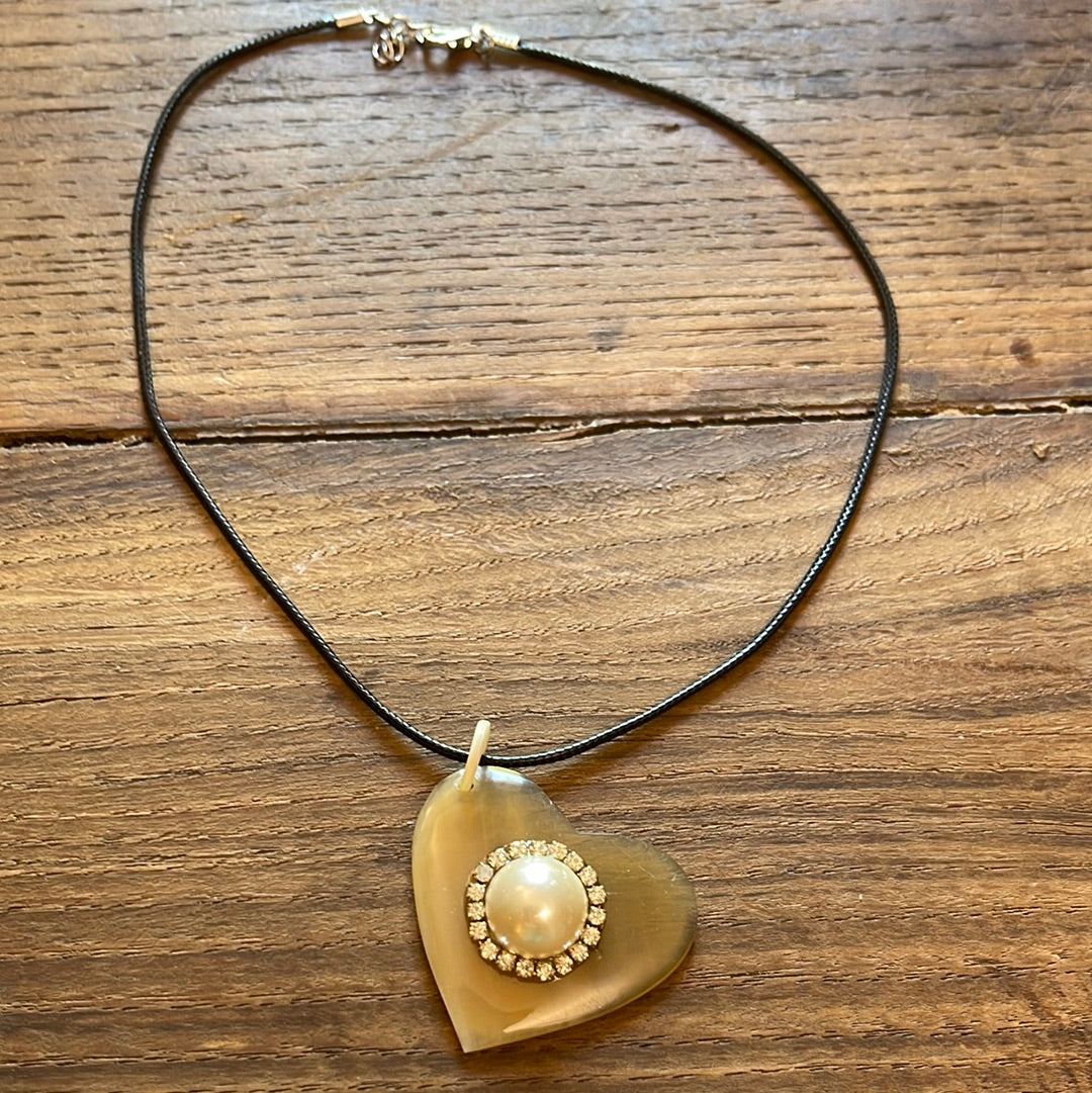 CUORE IN OSSO E STRASS BIANCHI