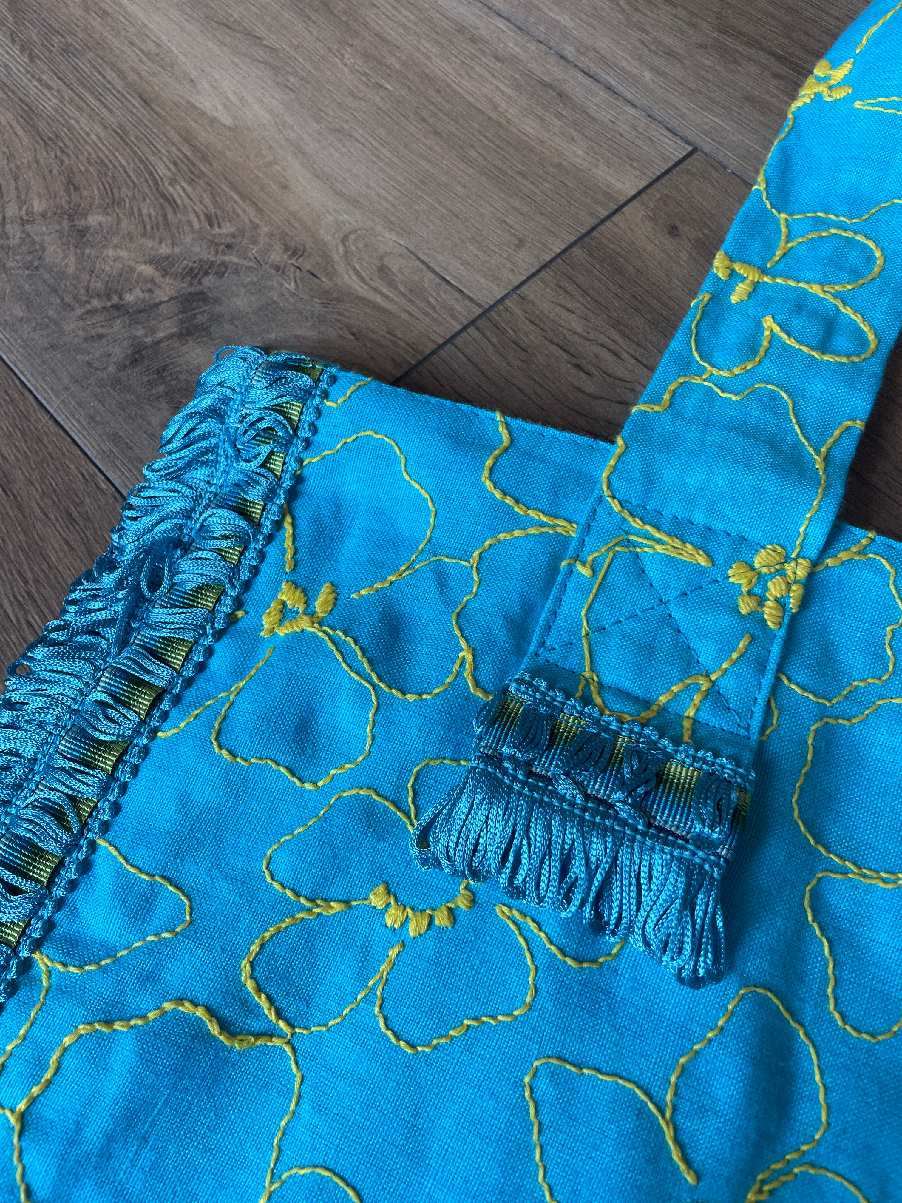 TURCHESE E FIORI GIALLI