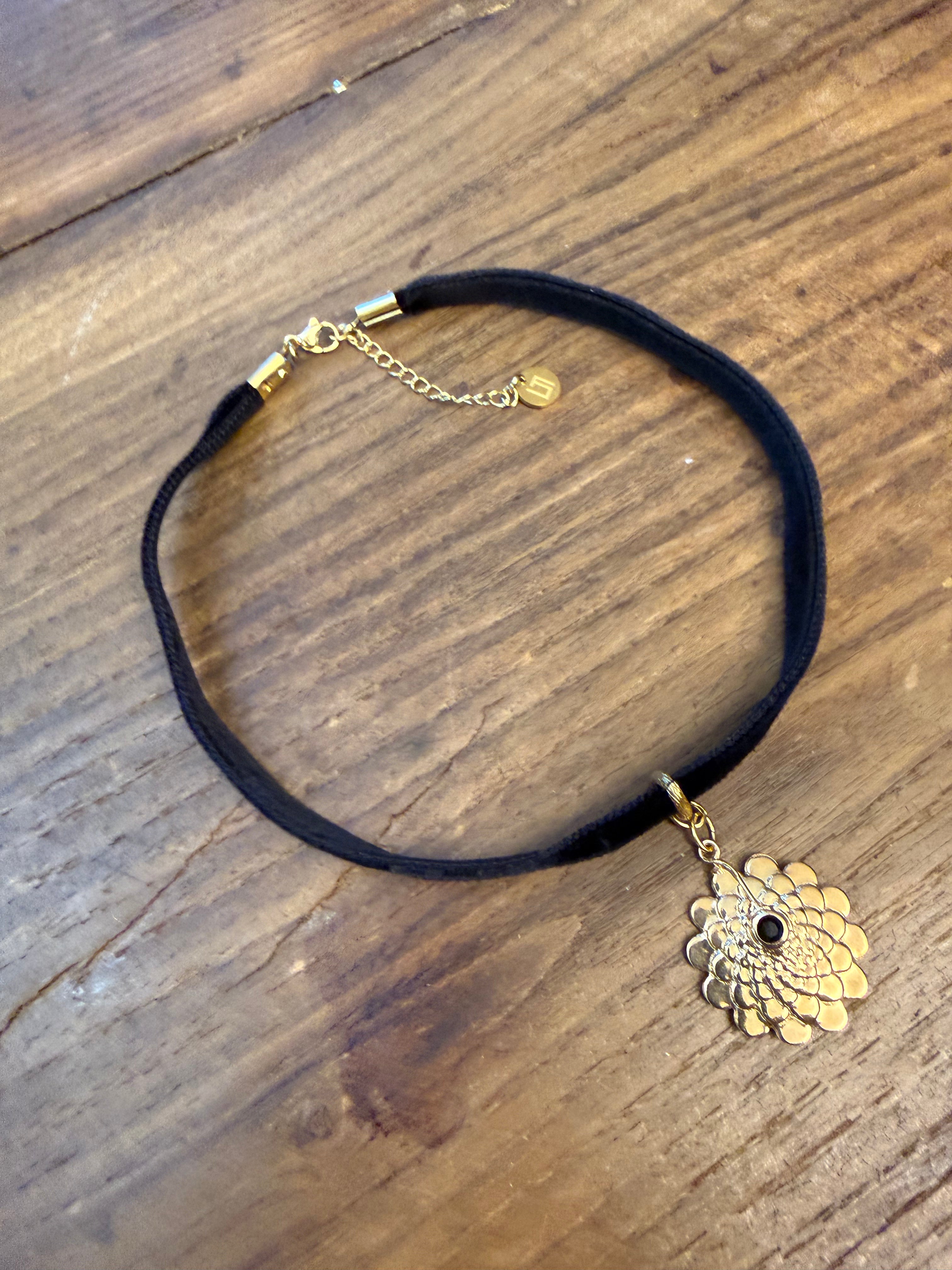 CHOKER PEONIA