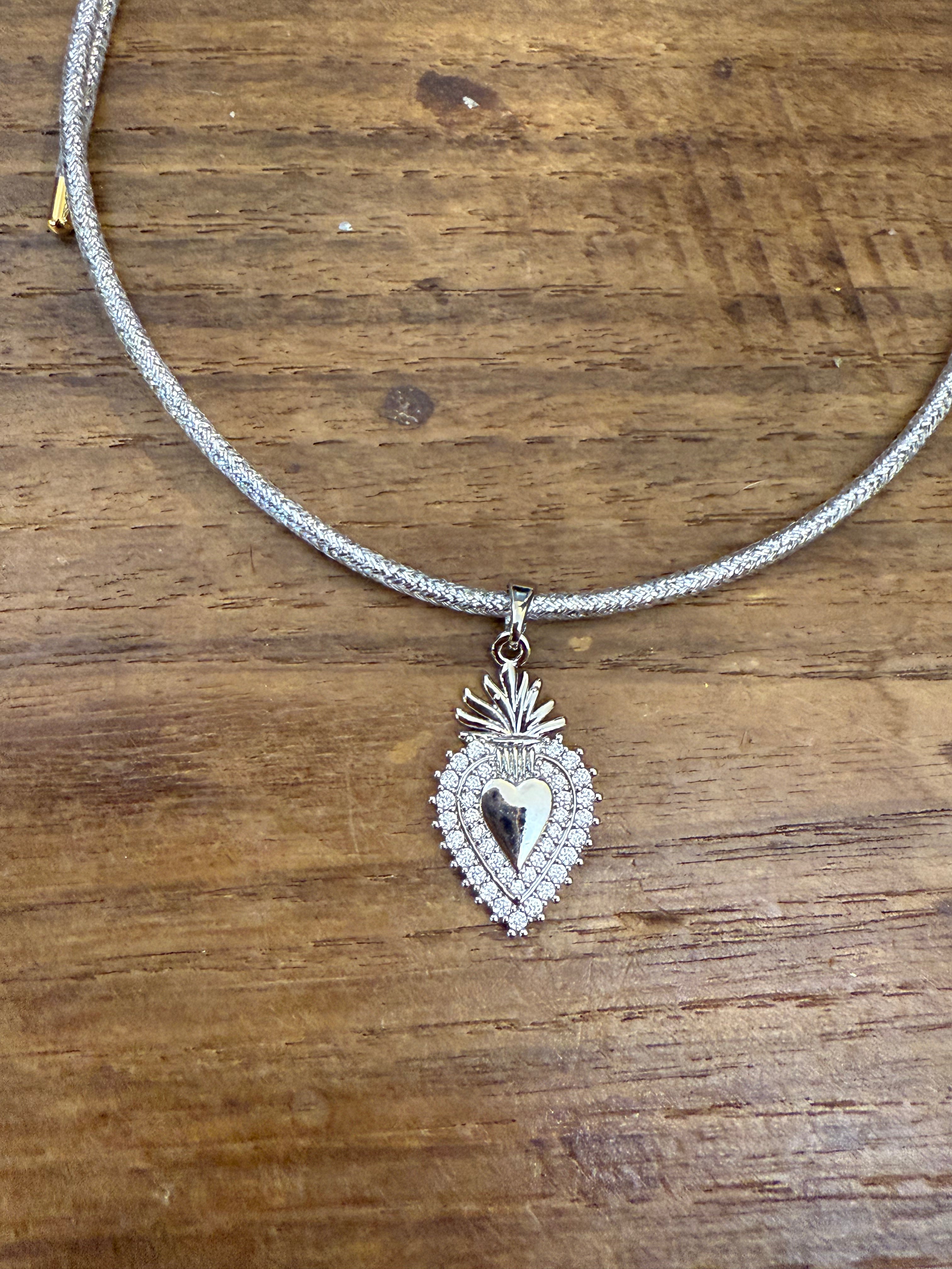 MAGNETIC SACROCUORE SILVER