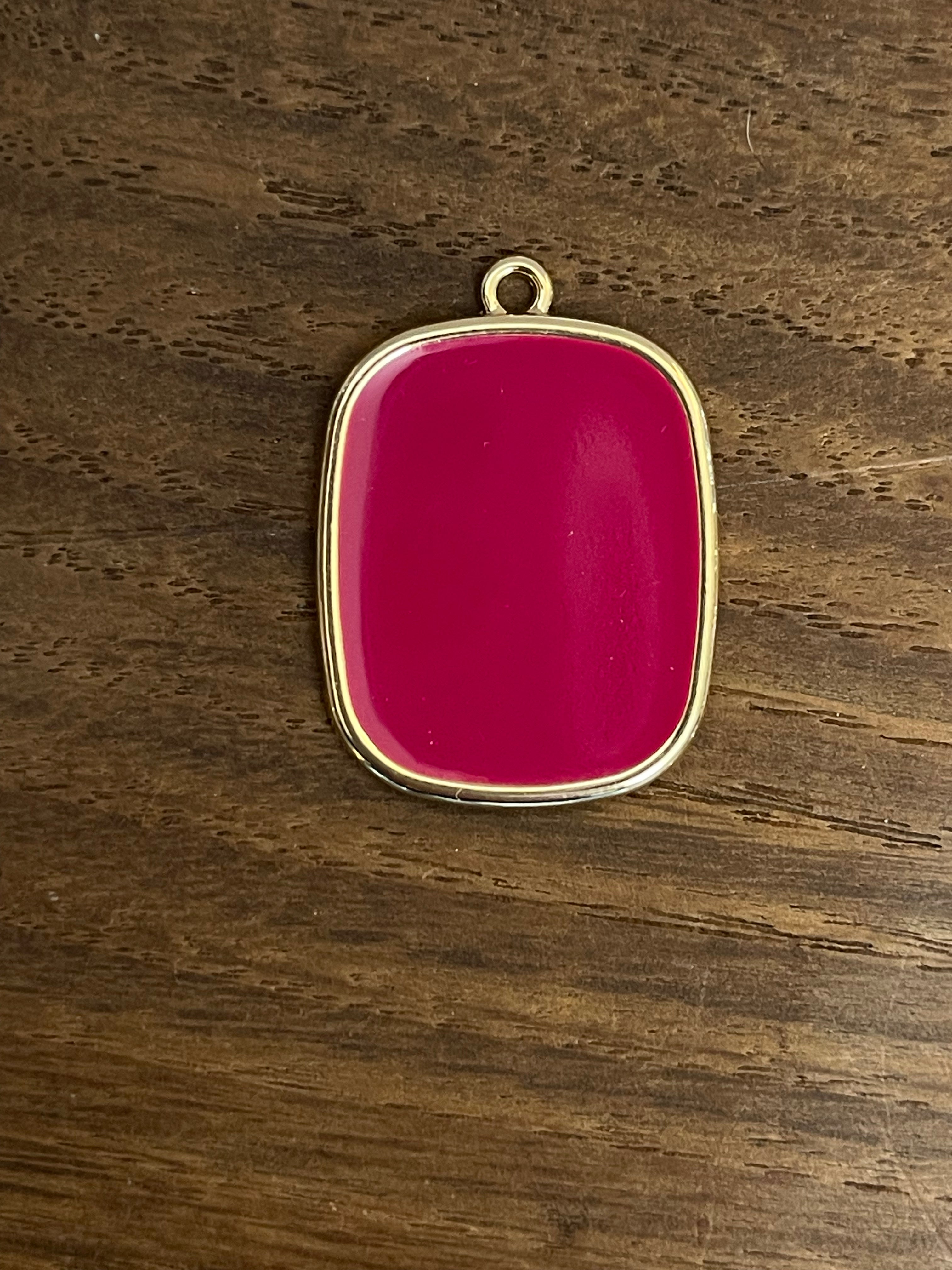 COLLANA CON PIASTRINA COLORATA LETTERA E CORONA/SIMBOLO/NUMERO
