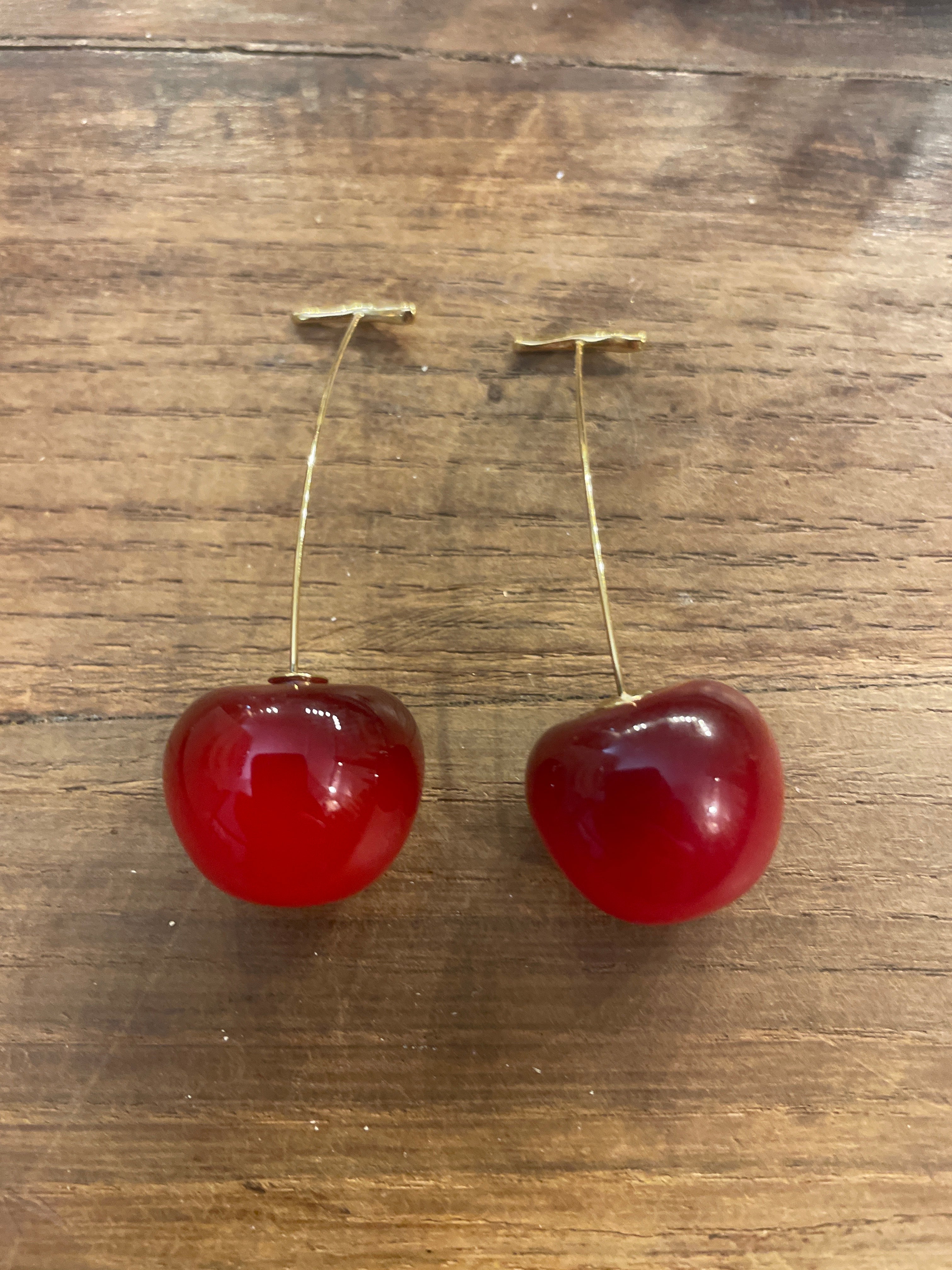 CHERRY EARRING