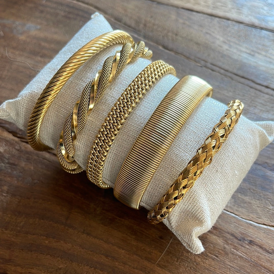 GOLD CUFF