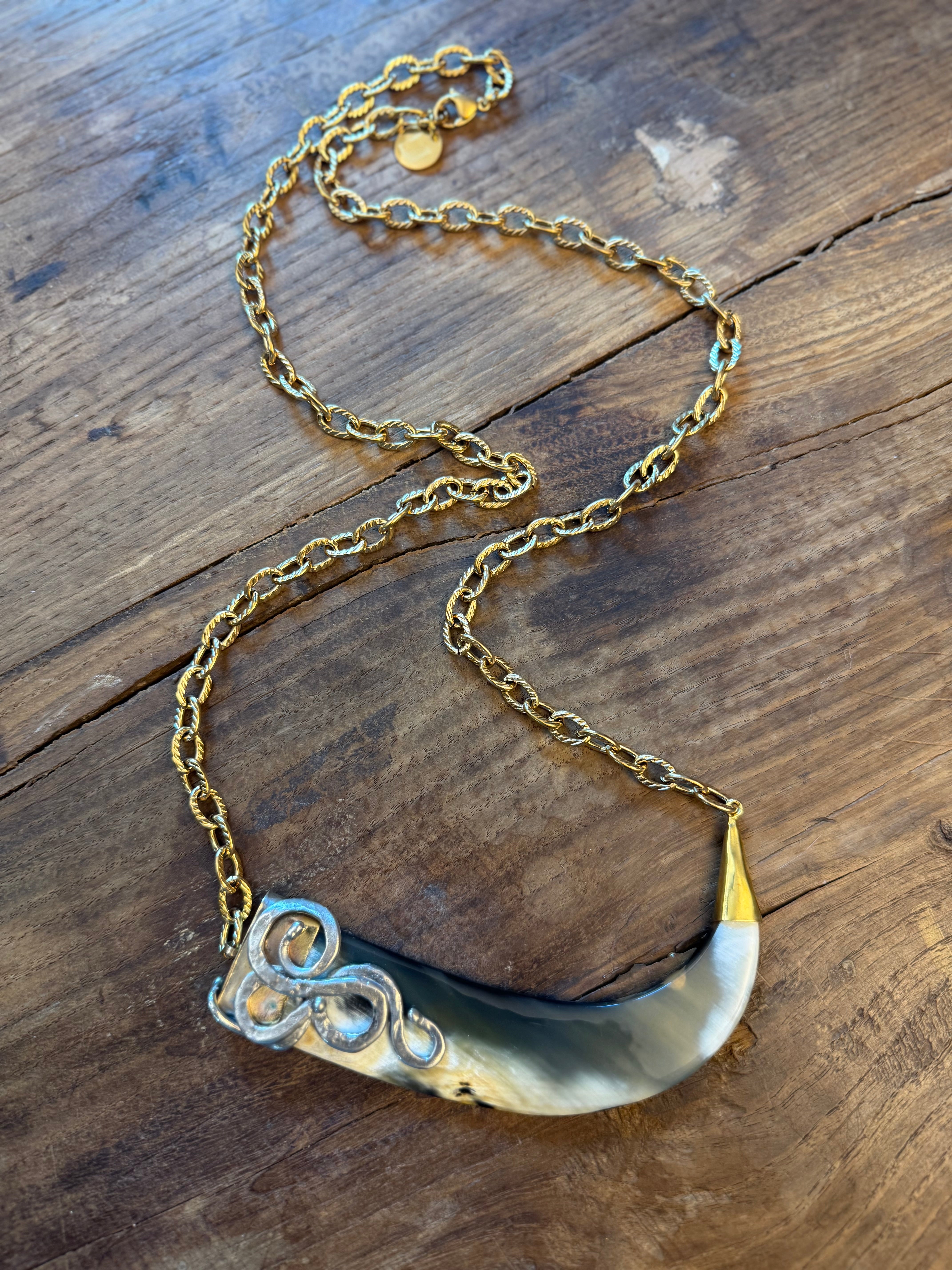 VOLTEGGIO COLLANA CON CORNO