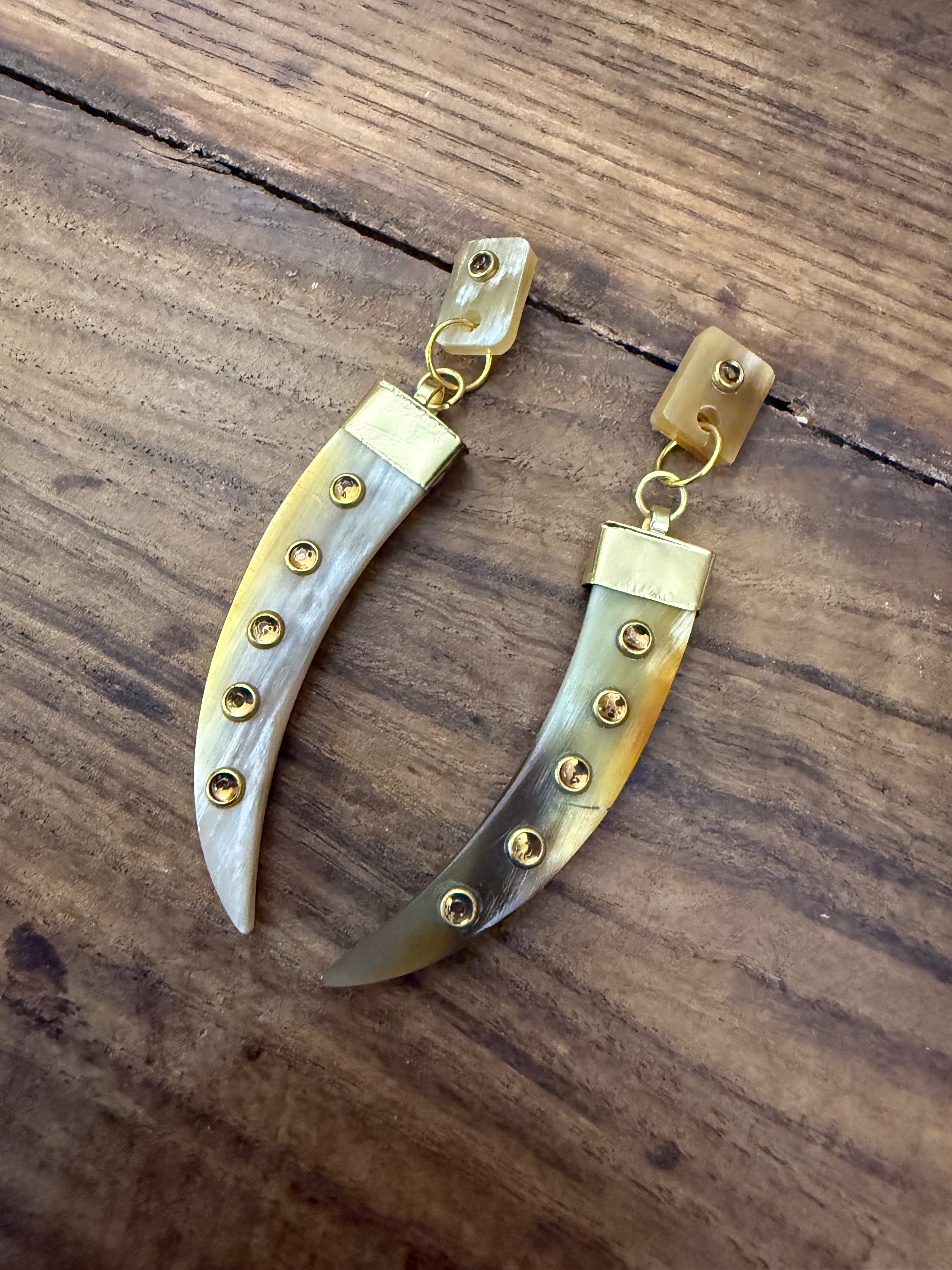 ORECCHINI WHITE STELLAR