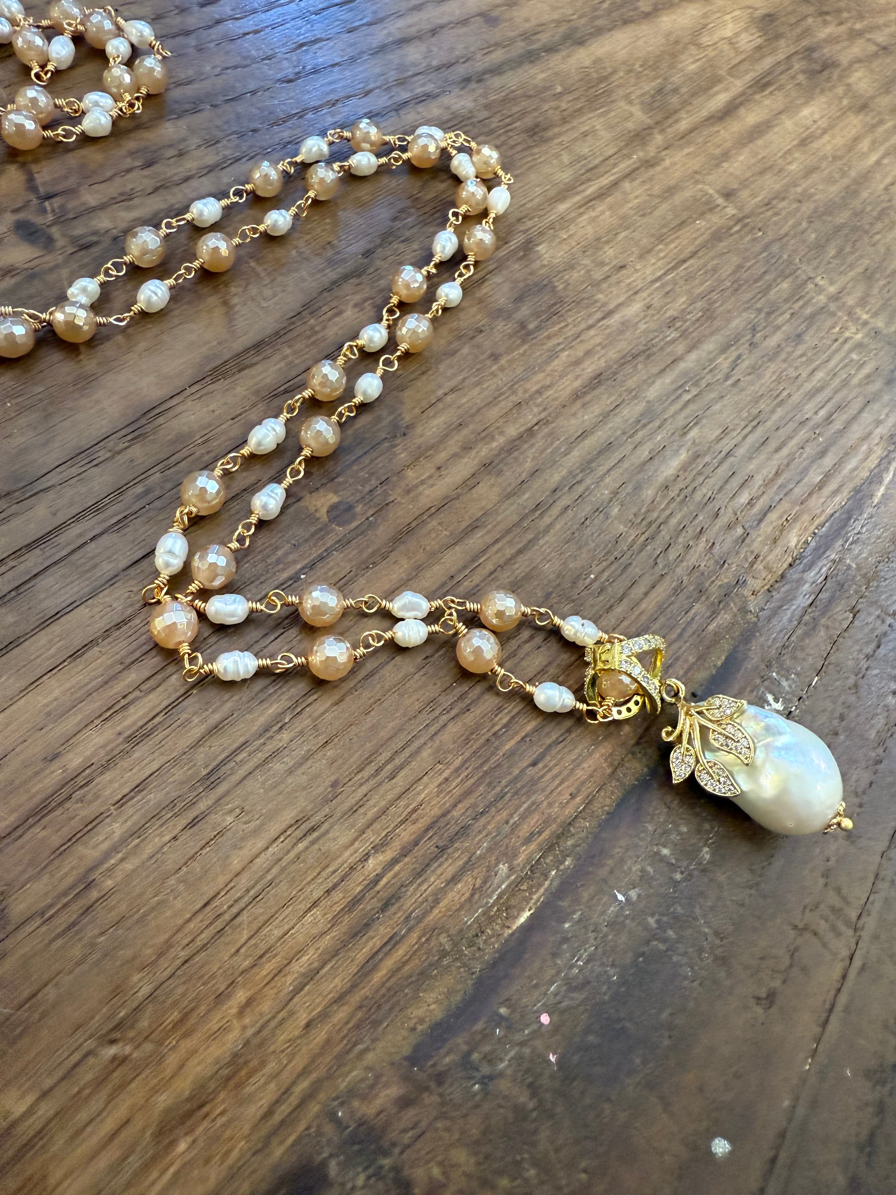SCARAMAZZA su ROSARIO di PERLE e ZIRCONI