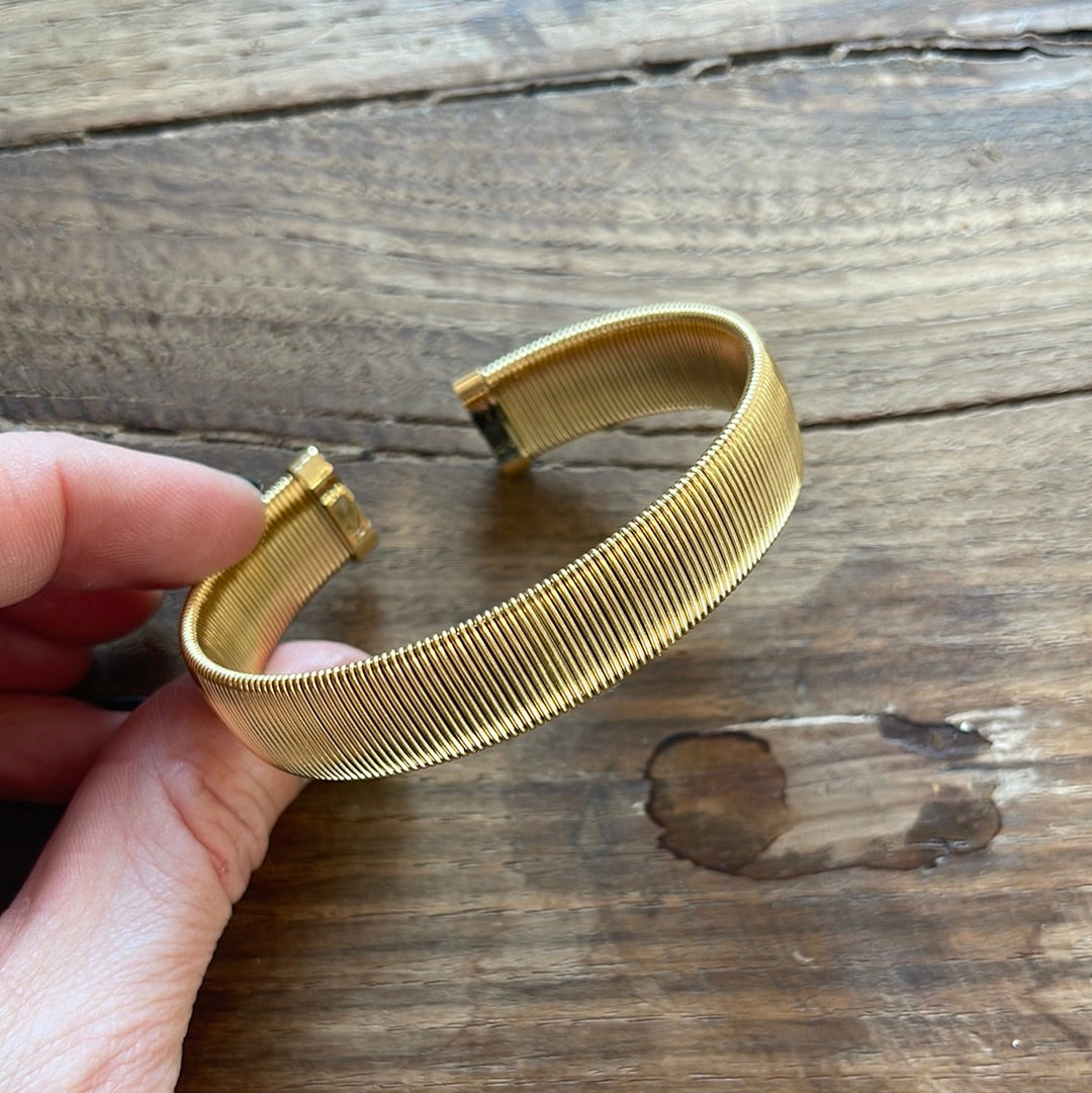 GOLD CUFF