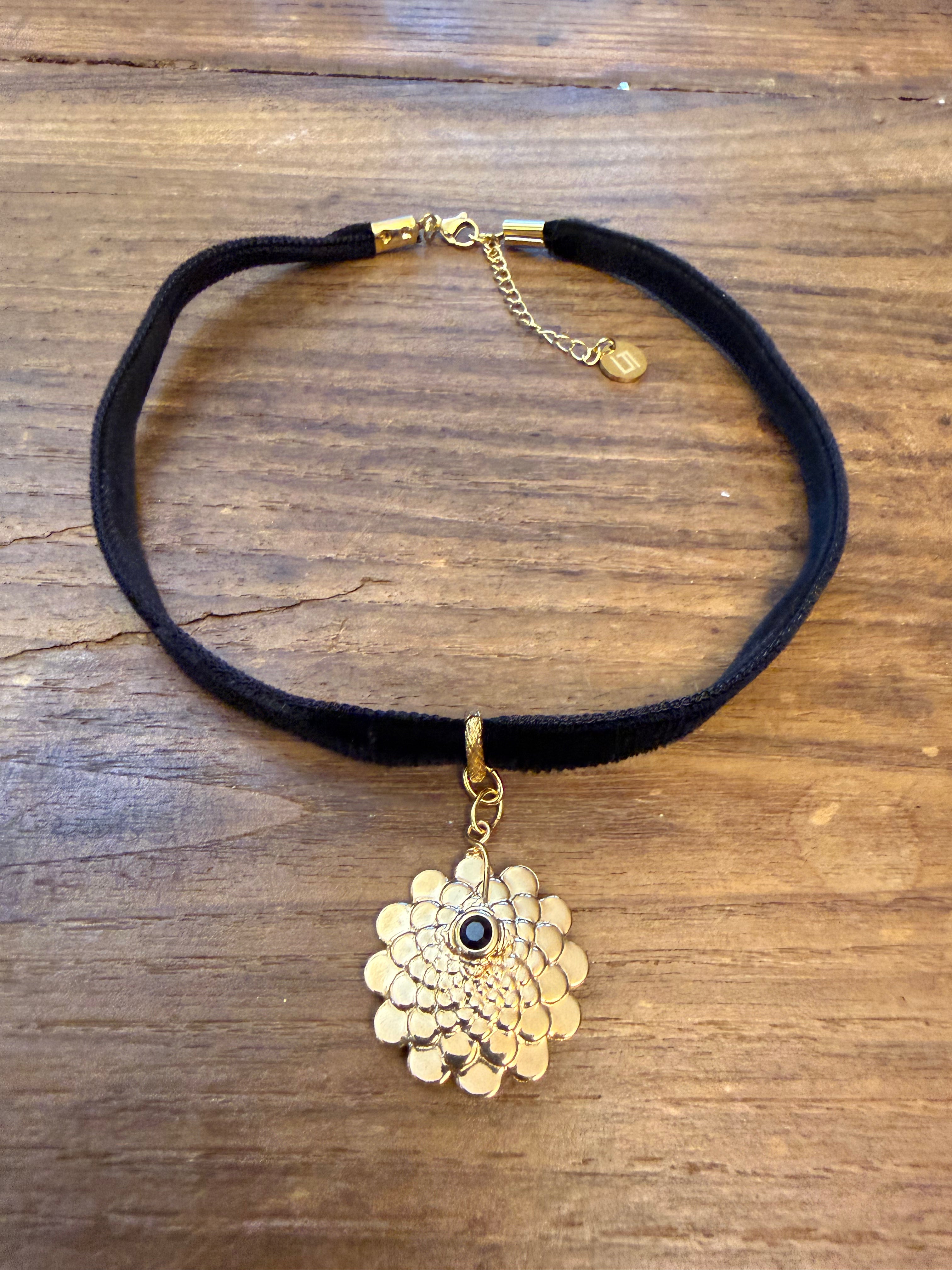 CHOKER PEONIA