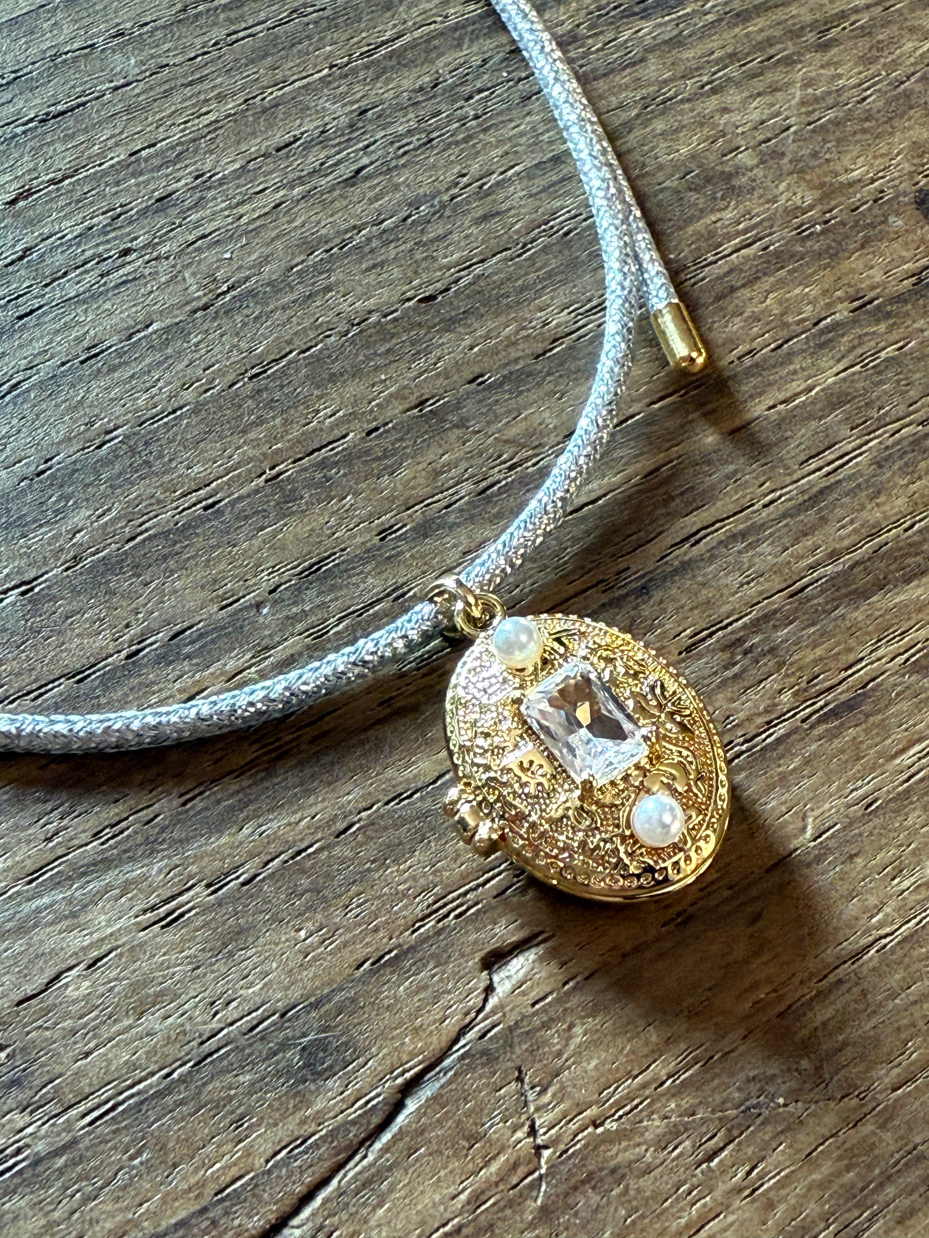 MAGNETIC CIONDOLO APRIBILE