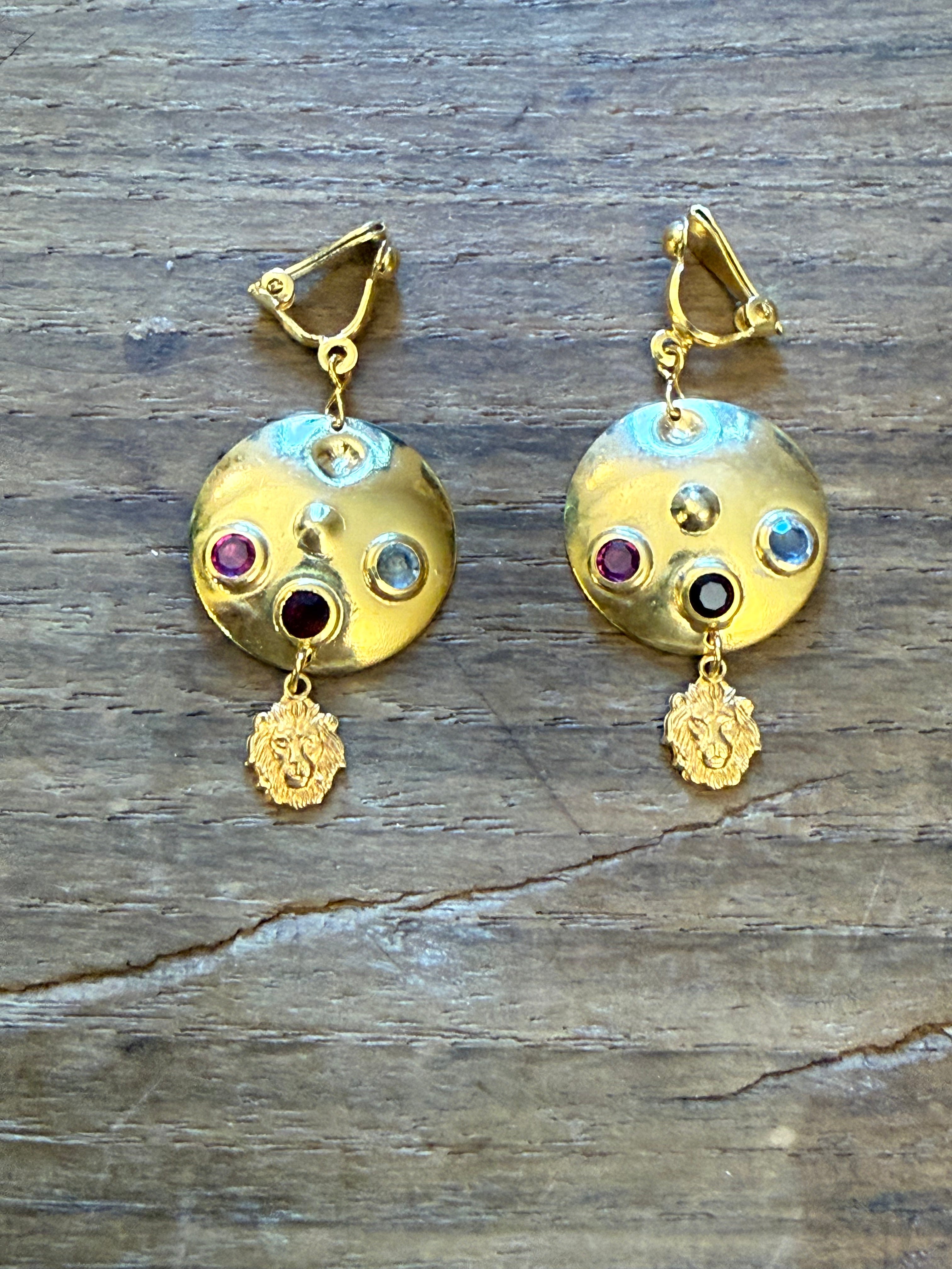 ORECCHINI CON CLIP STRASS E LEONCINO