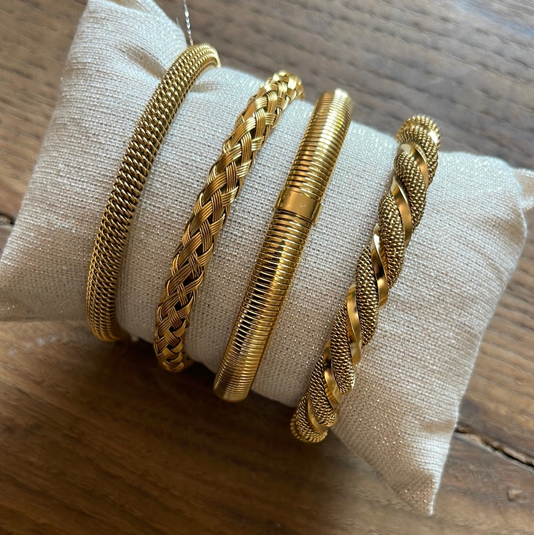 GOLD CUFF