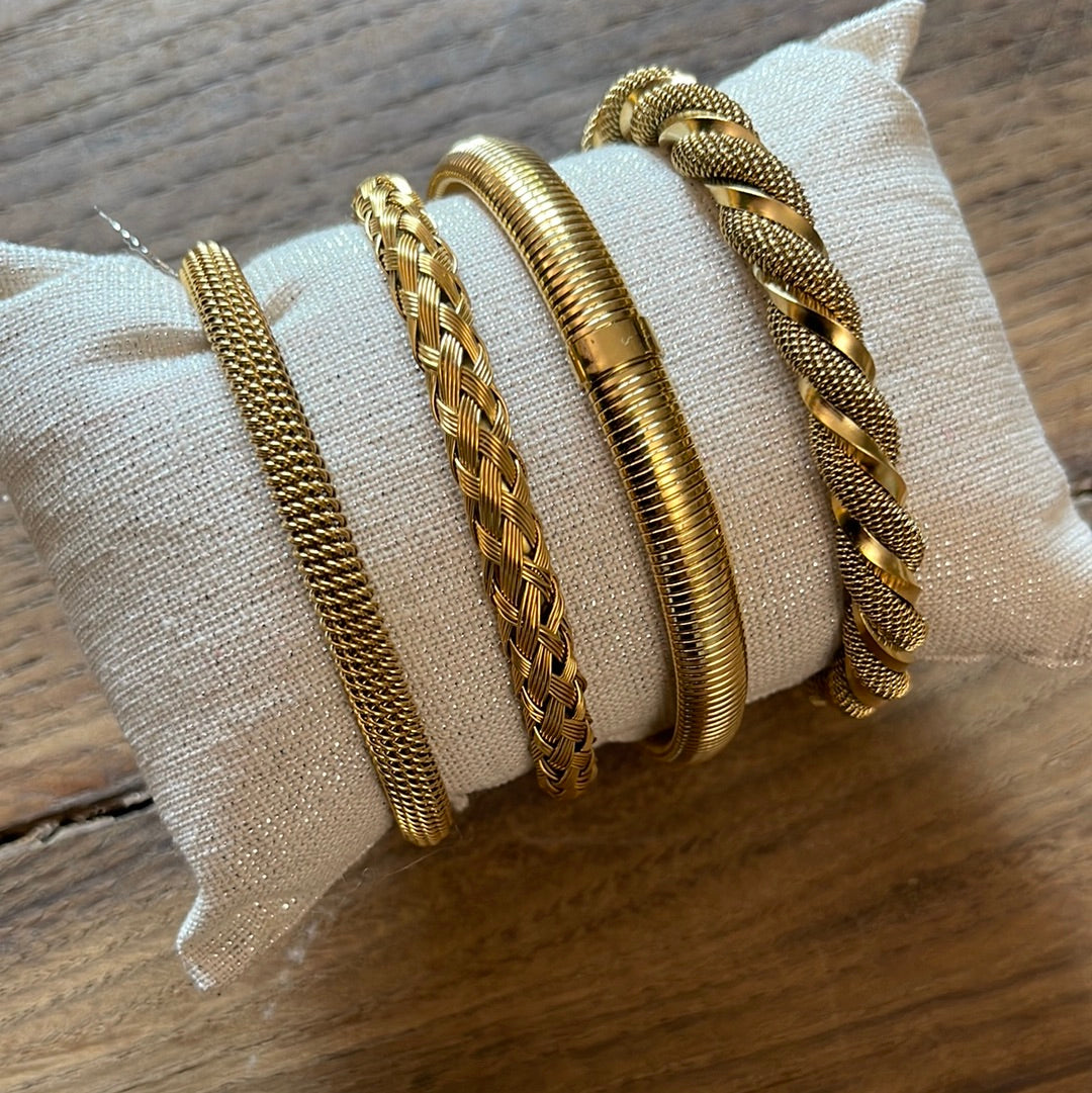 GOLD CUFF