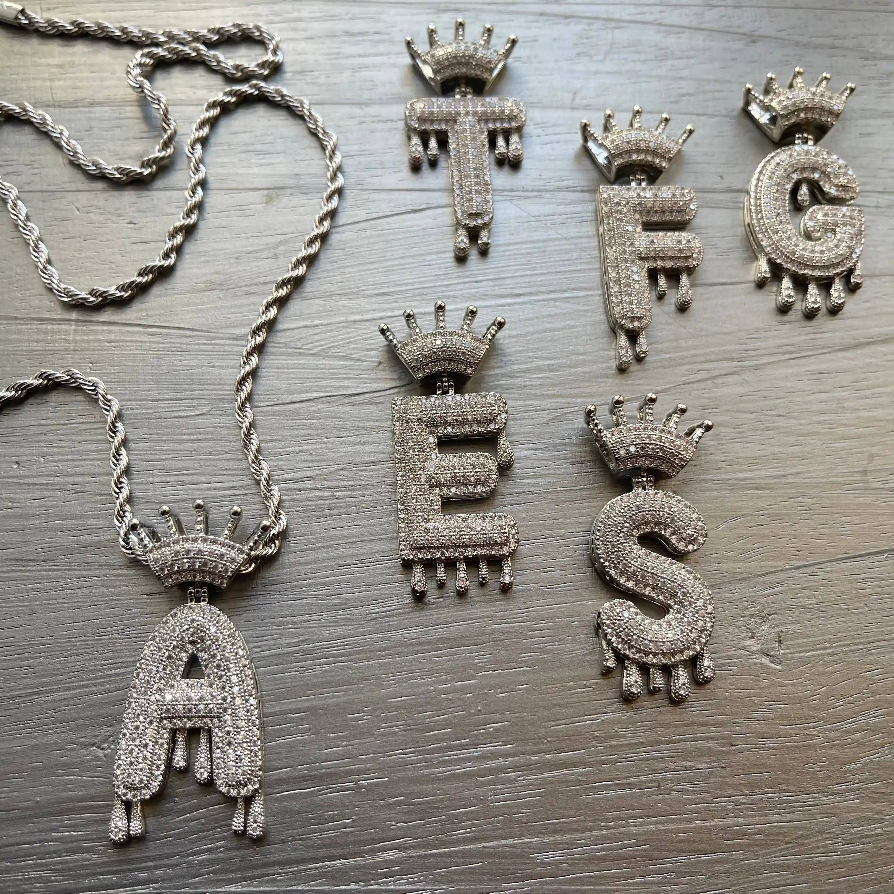 LETTER PENDANT PLUS CHAIN