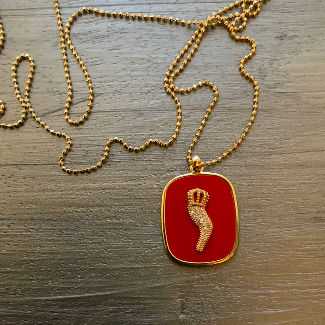 LUCKY RED PLATE NECKLACE